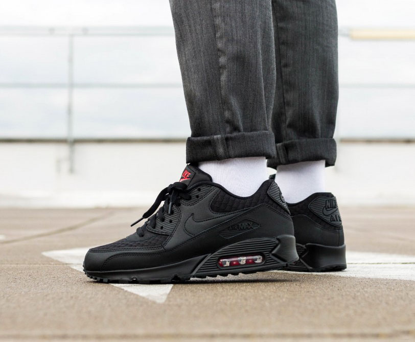 537384-084 Air Max 90 Essential Ninja Pack