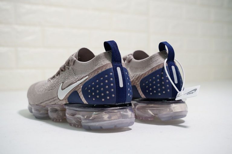 air vapormax flyknit 2 diffused taupe