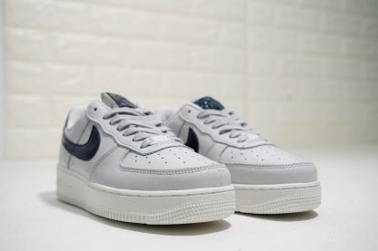 Nike Air Force 1 07 Low White Grey upper