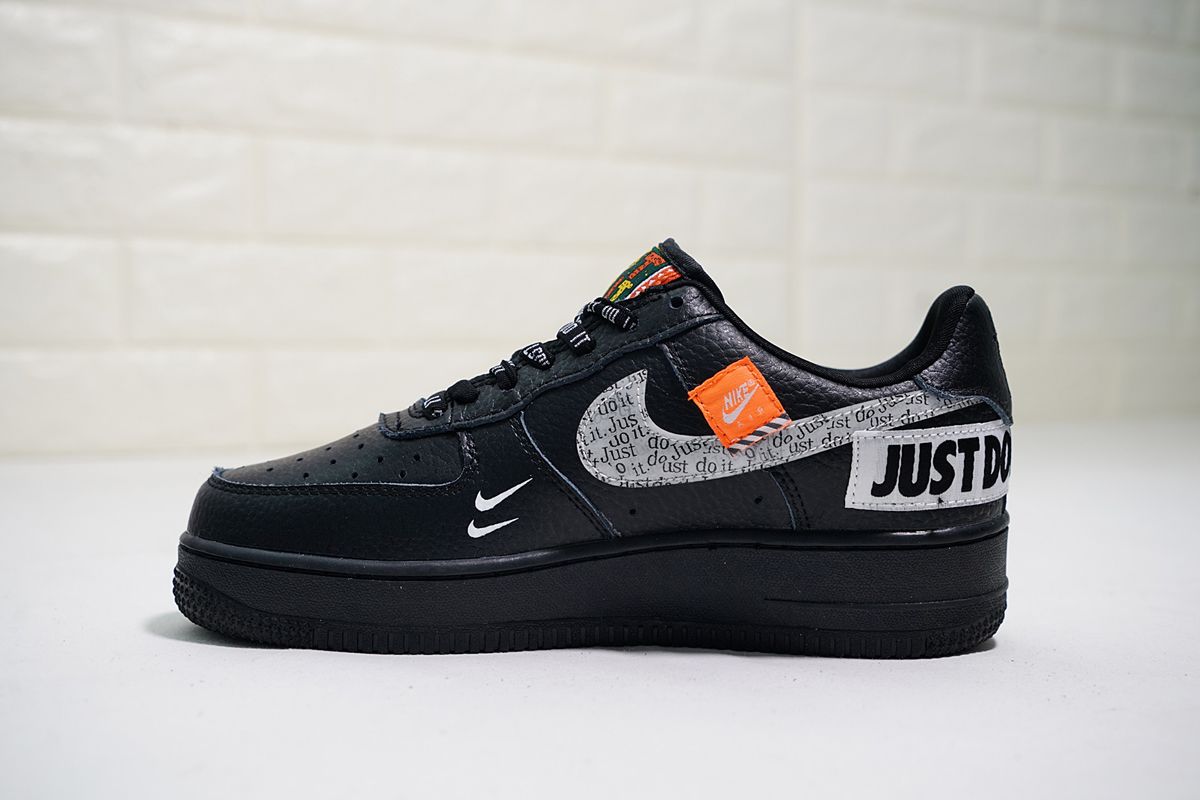 black nike just do it shoes