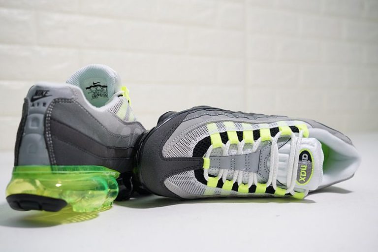 vapormax volt neon