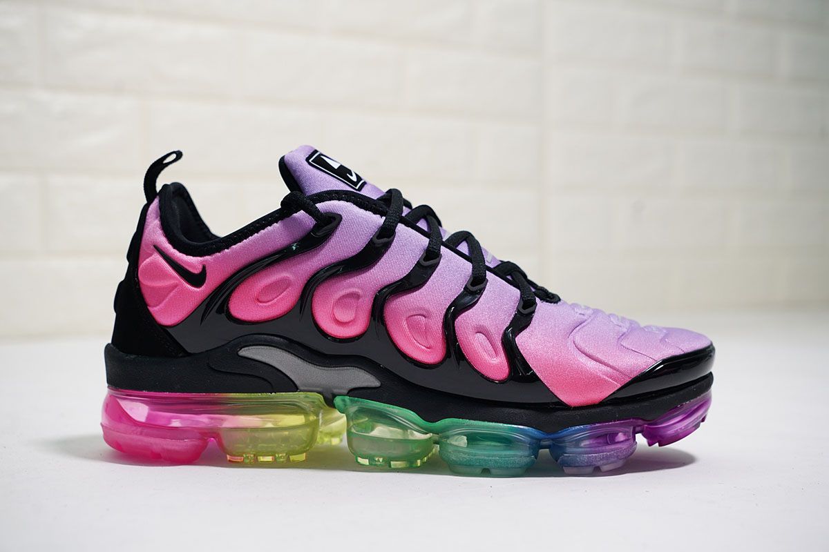 vapormax plus pride