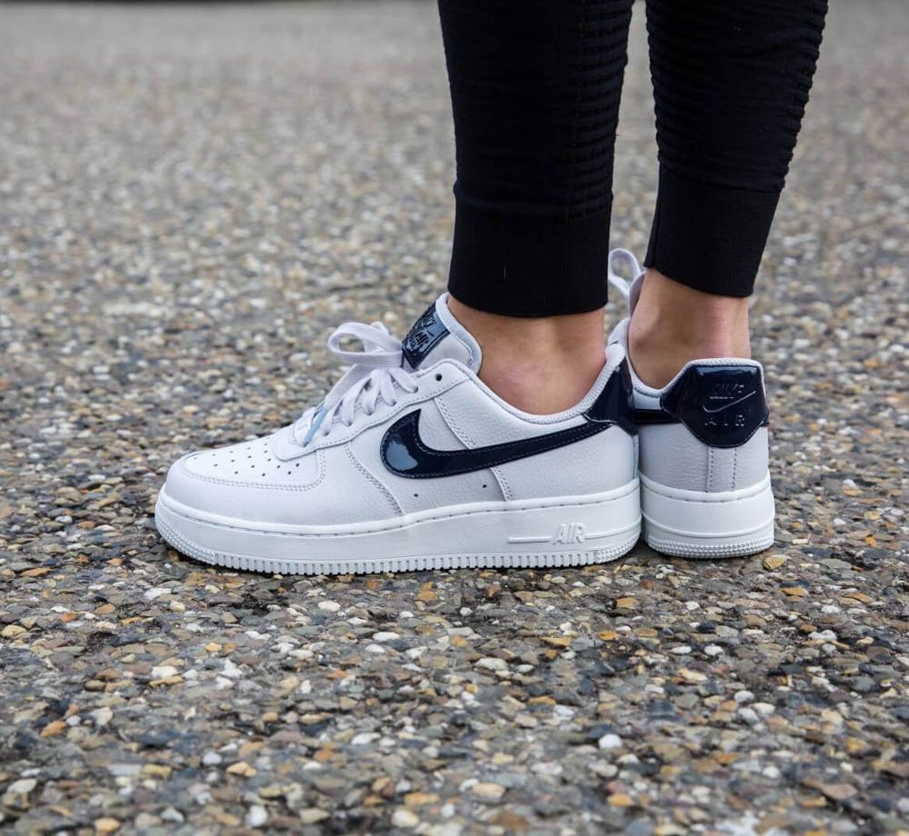 Nike af1 07 Low White Grey Obsidian on feet