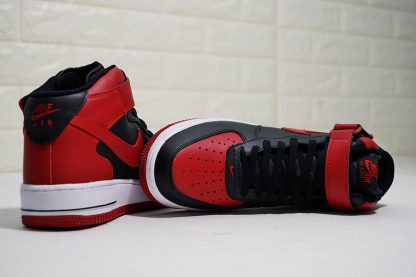 Nike Air Force 1 Mid Bred sneaker