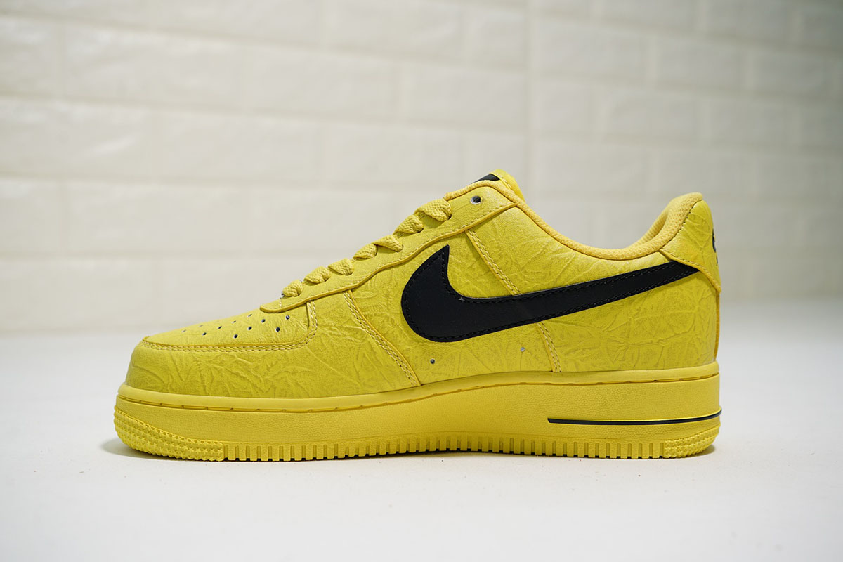 nike air force yellow black