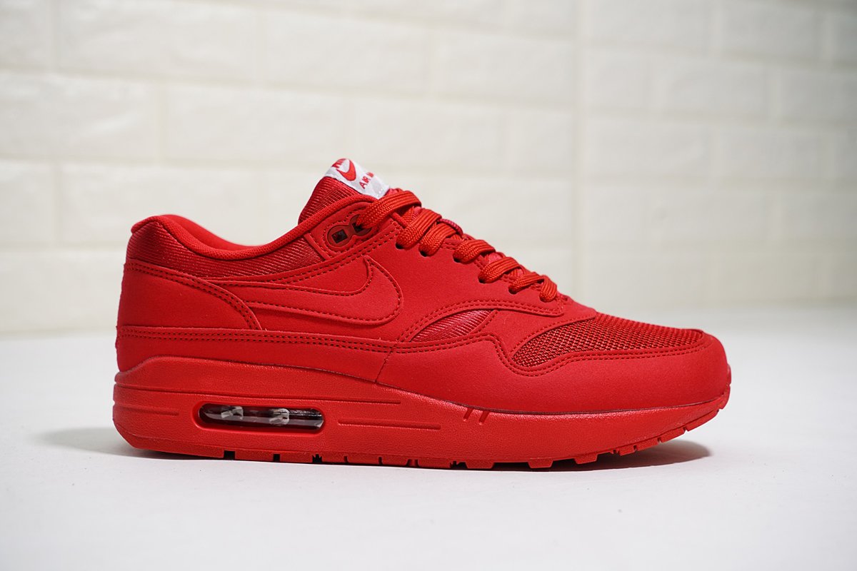 all red air max 1