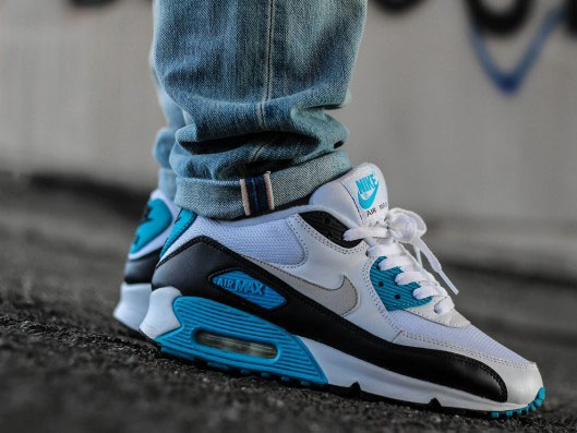 Nike Air Max 90 Laser Blue on feet