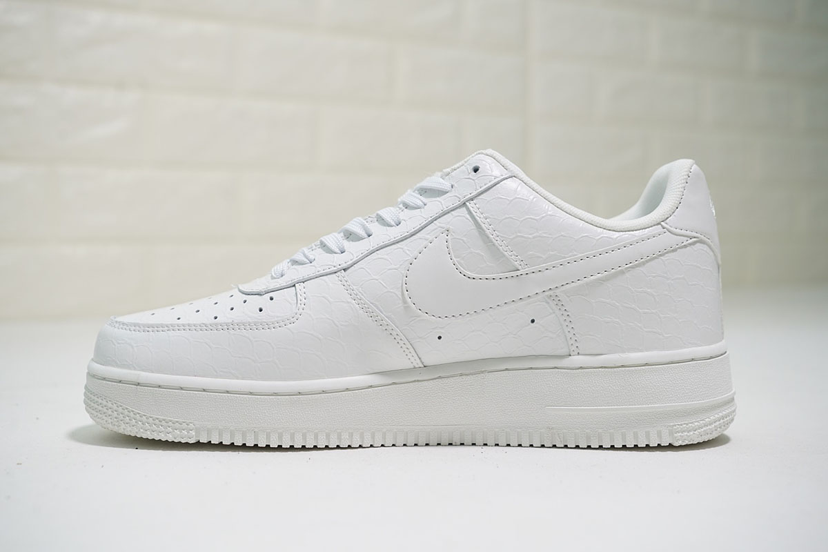 Nike Air Force 1 Low Summit White