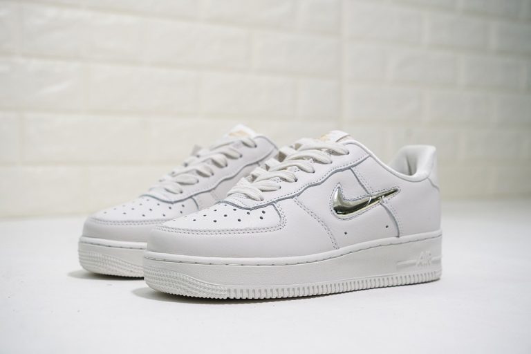 air force 1 diamond swoosh