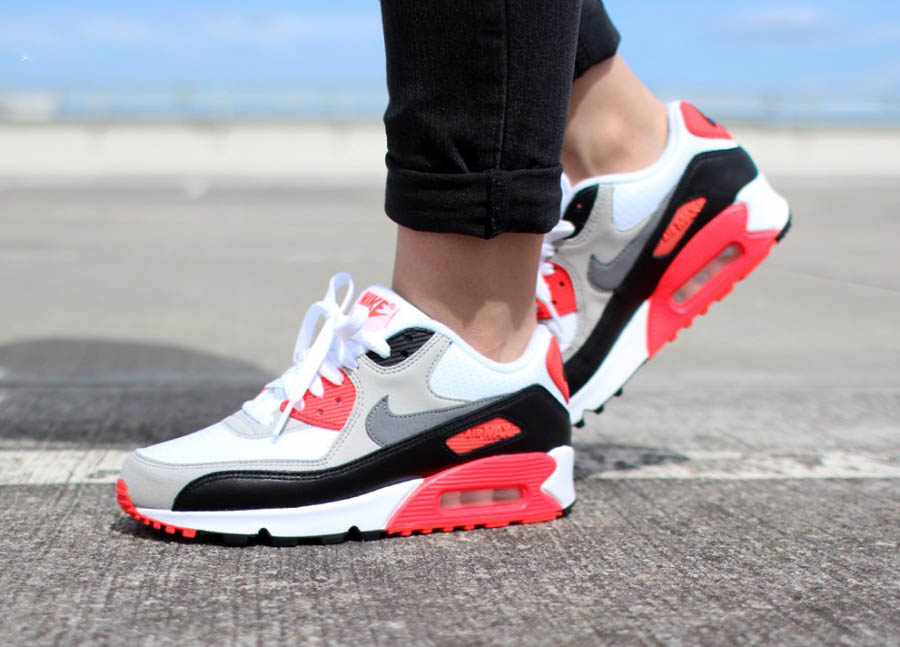 Nike Air Max 90 OG Infrare on feet look