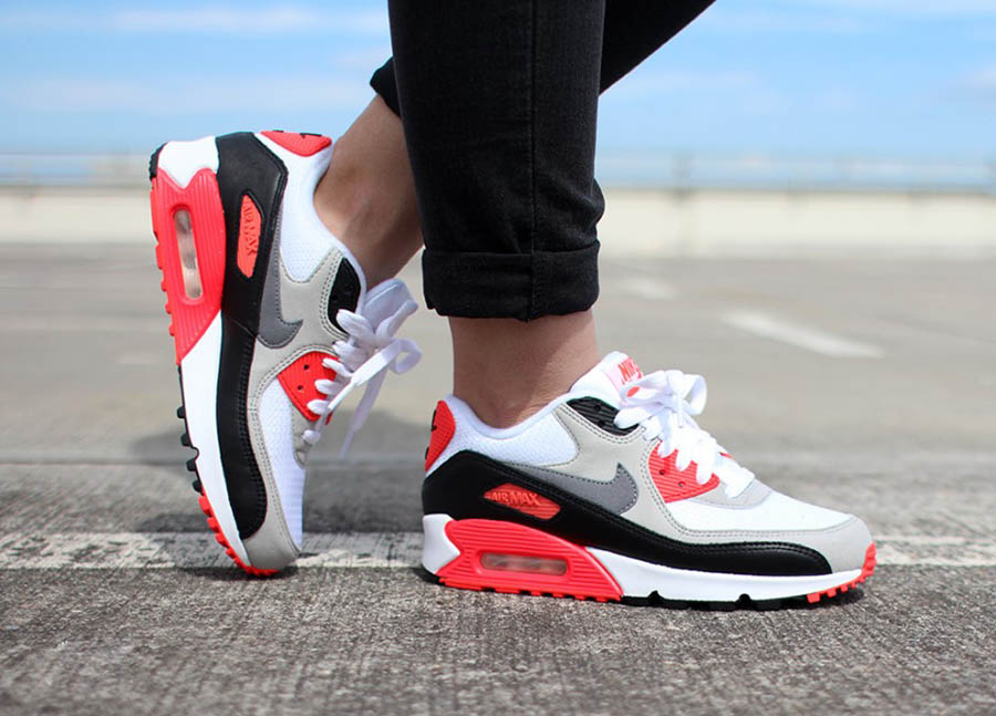 Nike Air Max 90 OG Infrare on feet