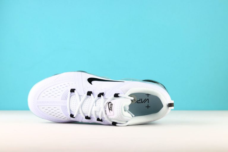 vapormax run utility white