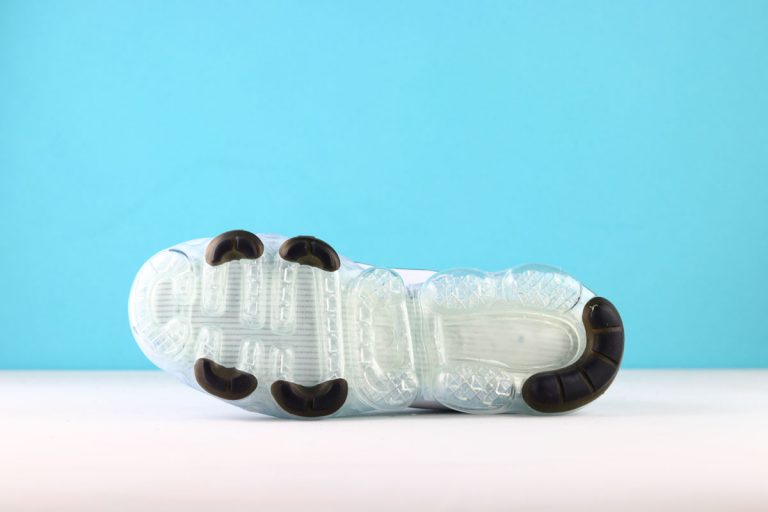 nike vapormax run utility white