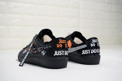 Nike SB Blazer Low GT Just Do it Black heel