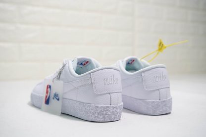 Nike SB Zoom Blazer Low NBA Skate Shoe White heel