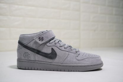 SB Zoom Dunk Pro QS x Reigning Champ Grey