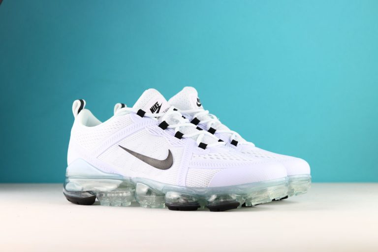 all white vapormax utility