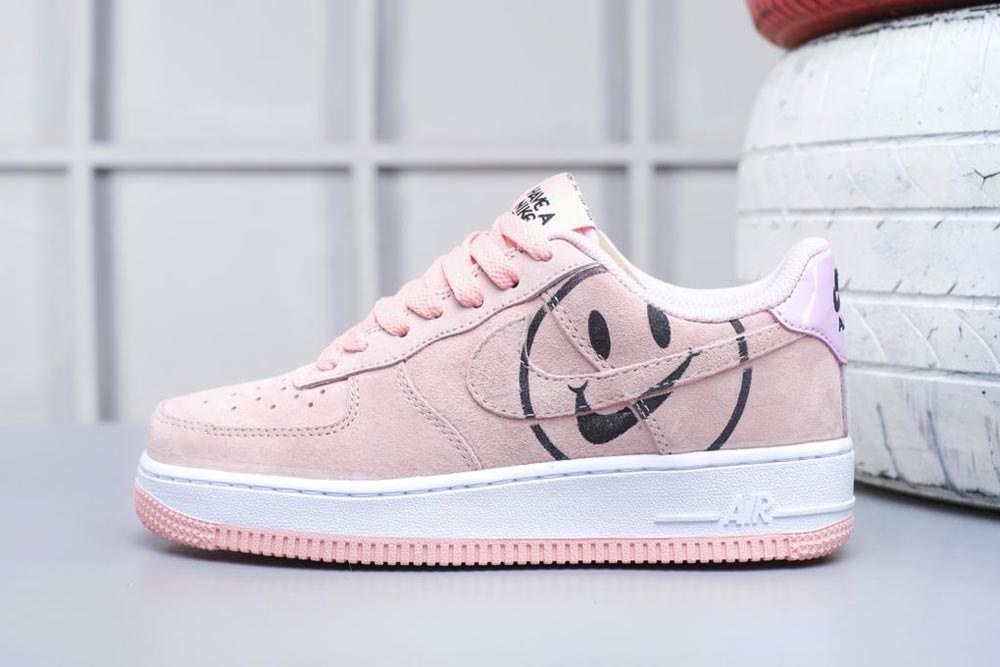 nike air force 1 smiley face women's