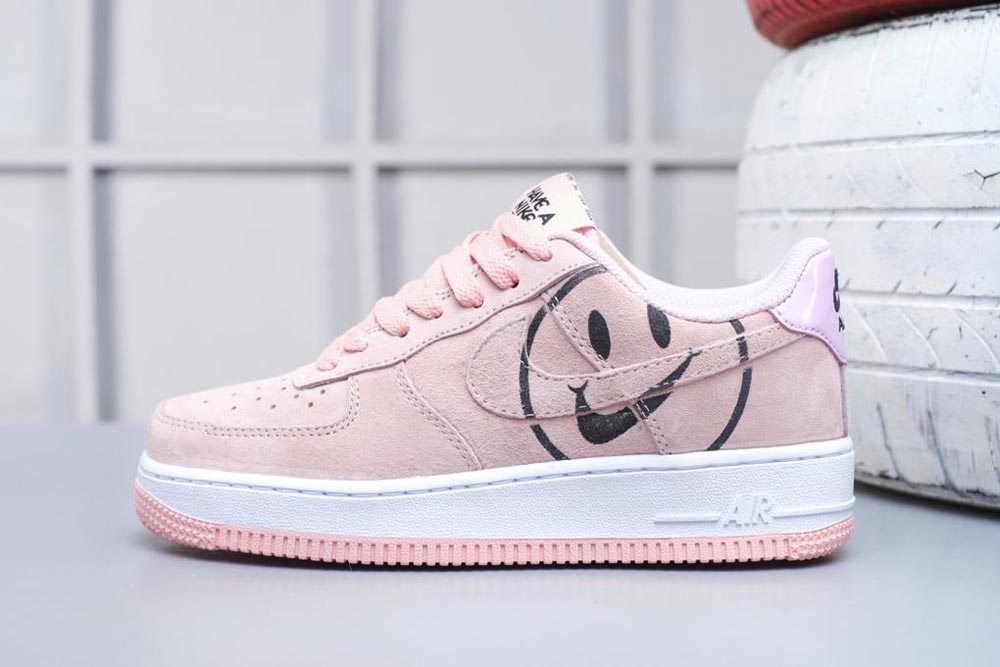 nike af1 smiley