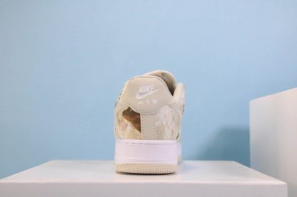 Nike Air Force 1 07 L.V.8 3 White Light Bone heel