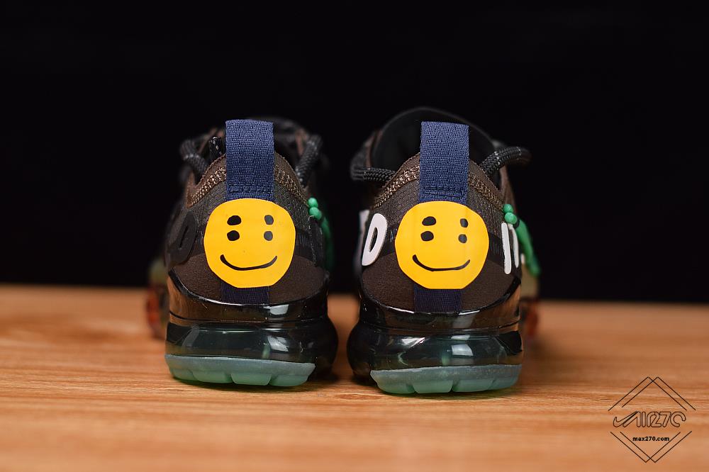 smiley vapormax