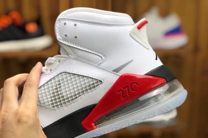 Jordan Mars 270 Fire Red sneaker