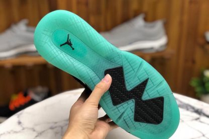 Jordan Mars 270 Green Glow In The Dark sole