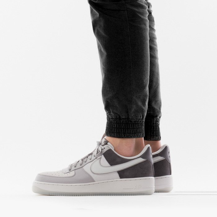 Nike Air Force 1 07 Atmosphere Grey on feet