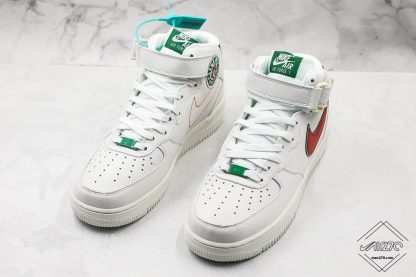 Nike Air Force 1 Stranger Things Hawkins High School green