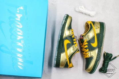 Nike SB Dunk Pro Low Doernbecher sneaker