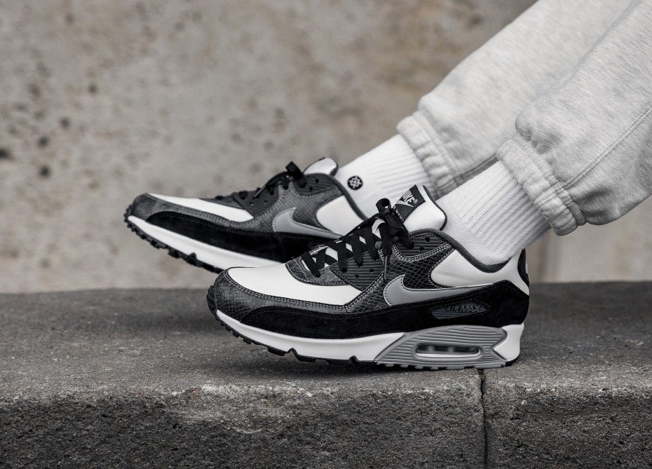 look Nike Air Max 90 QS Python Pack on feet