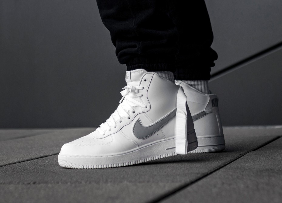 Air Force 1 High 07 White Wolf Grey on feet