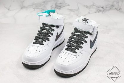 Air Force1 07 V8 NIKE White-Chameleon Swoosh front