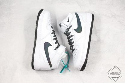 Air Force1 07 V8 NIKE White-Chameleon Swoosh shoes