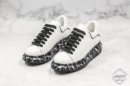 Alexander Mcqueen Sneaker White Black look