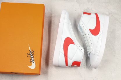 Nike Blazer Mid Vintage White Red oversized swoosh