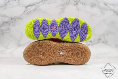 Nike Kyrie 5 Spongebob Squarepants sole