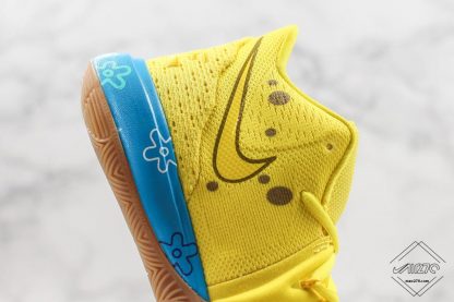 Nike Kyrie 5 Spongebob Squarepants yellow look