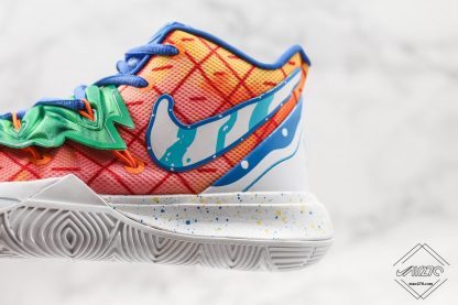 SpongeBob x Nike Kyrie 5 Pineapple House close look