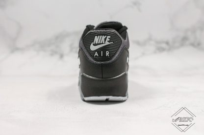 Essential Black Wolf Grey Air Max 90 heel