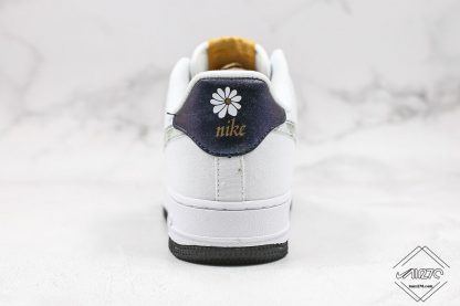 Nike Air Force 1 Low Daisy heel