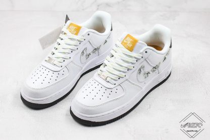 Nike Air Force 1 Low Daisy sneaker