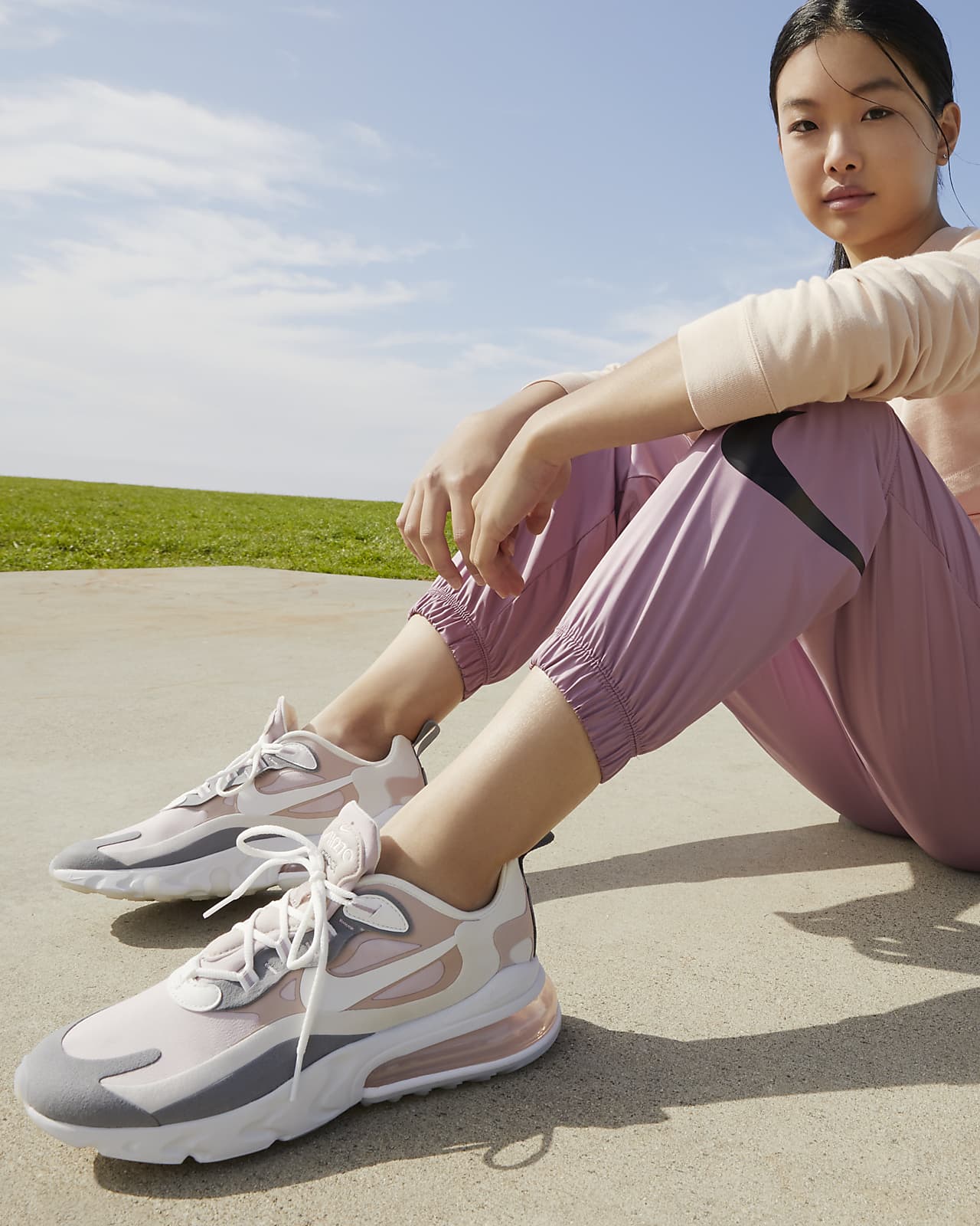 Womens Shoe Nike Air Max 270 React Plum Chalk