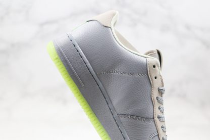 Air Force 1 Low Wolf Grey Ghost Green lateral panel