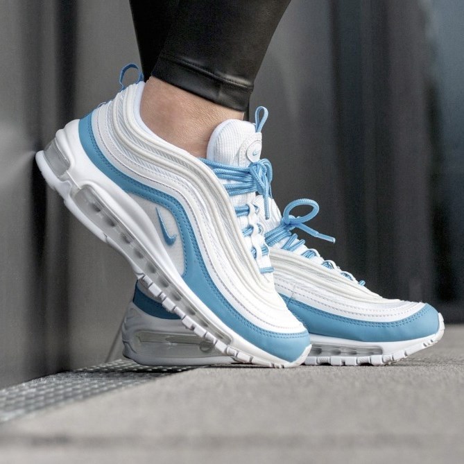 Max 97 Essential white blue on feet