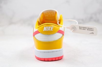 Kasina x Nike Dunk Low Pearl White University Gold-Melon Tint Heel