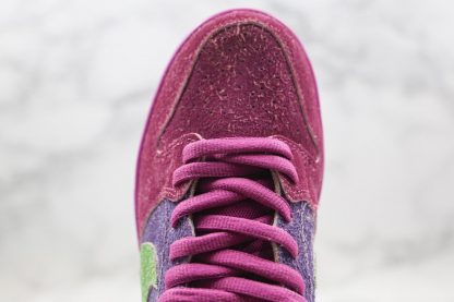 New Nike SB Dunk Low Purple Skunk Upper