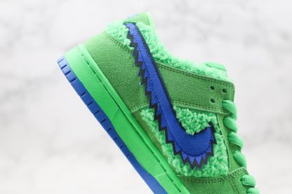 Grateful Dead x Nike SB Dunk Low Green Bear CJ5378-300 Medial