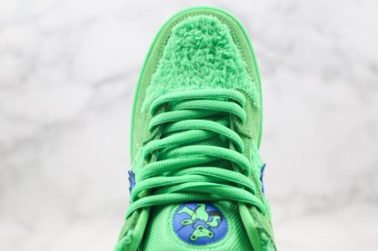 Grateful Dead x Nike SB Dunk Low Green Bear CJ5378-300 Upper