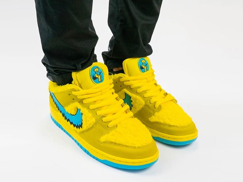 Grateful Dead x Nike SB Dunk Low Yellow Bear On Feet